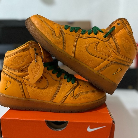 Jordan 1 Retro High
Gatorade Orange Peel (GS) - Picture 6 of 8